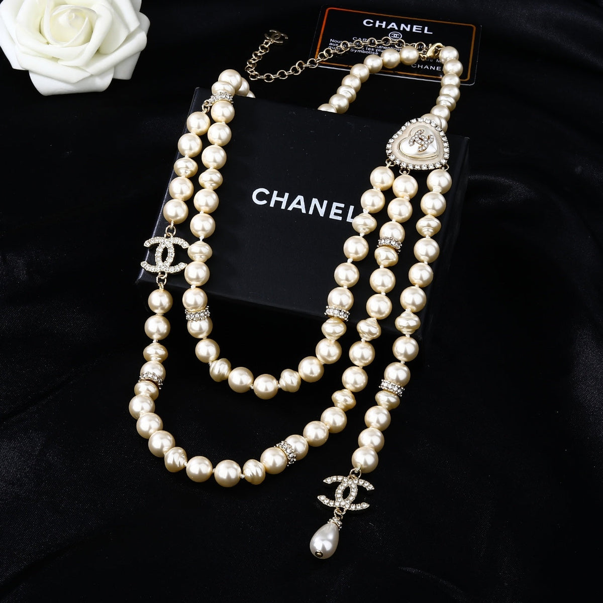 CHANEL 25S CHAIN BELT IN WHITE PEARL 614476
